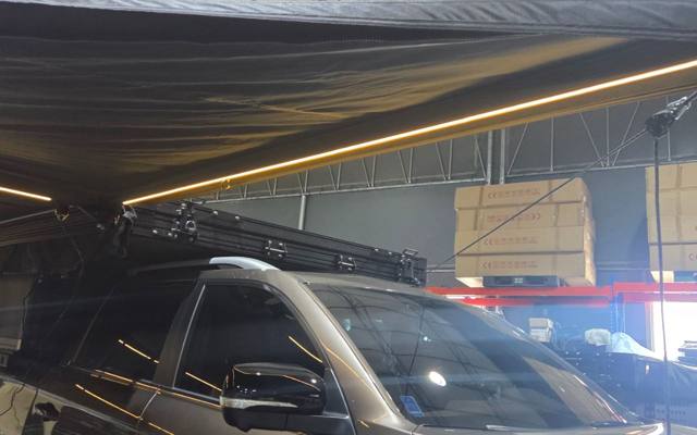 180 Swing Shelter LED 3
